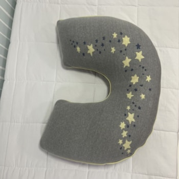 Imagem do produto Almofada de Amamentação em Tricot Estrelas Cinza e Amarelo