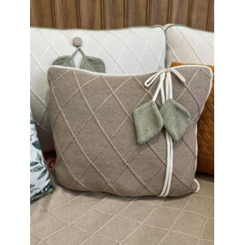 Imagem do produto Almofada Decorativa com Pingente de Folha Verde 35x40 cm