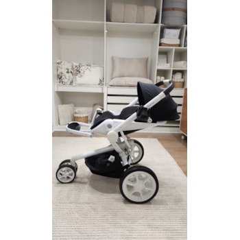 Segunda imagem do produto Carrinho de Bebê com Porta Copos Moodd Black Irony - Quinny - Showroom
