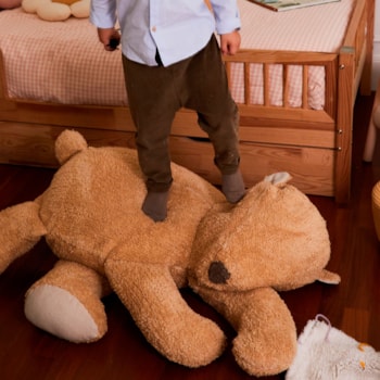 Segunda imagem do produto Puff Sleepy Bear 30x100x70cm - Lorena Canals