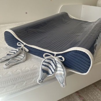 Imagem do produto Trocador Americano em Tricot Marinho com Pingente Balão